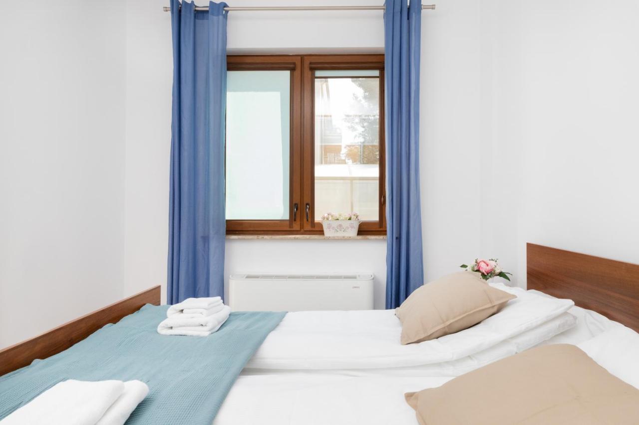 Villa 4 Pory Roku By Noclegi Renters Jastrzębia Góra Esterno foto